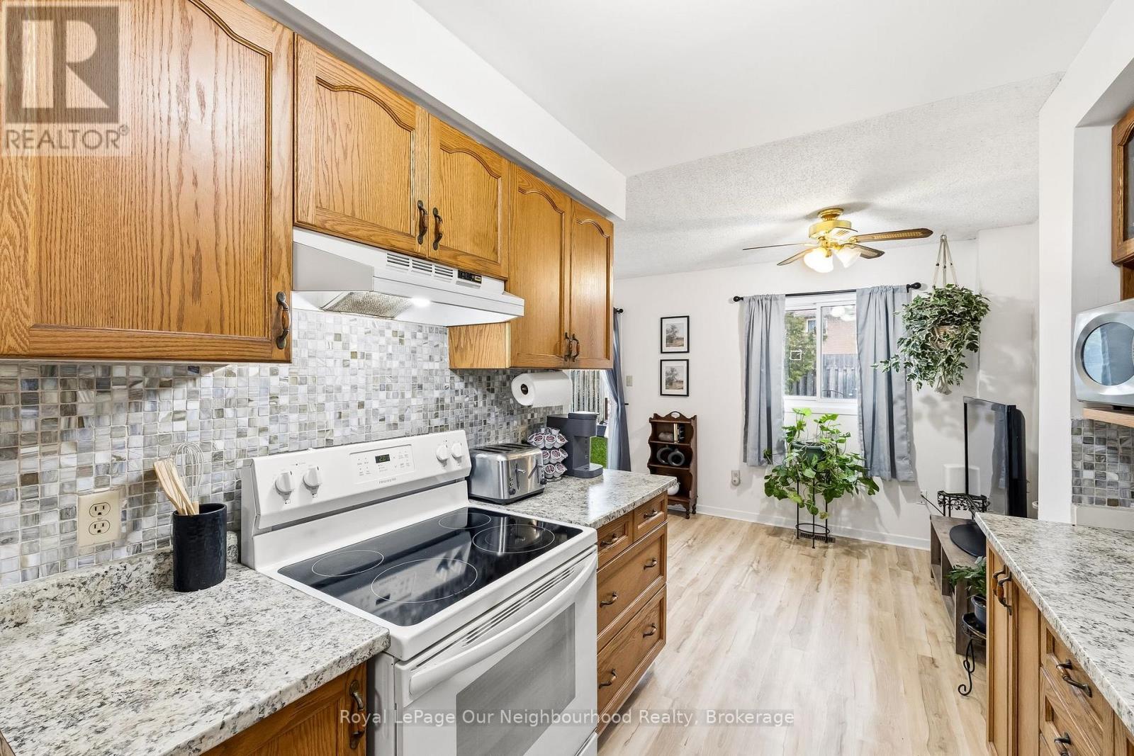 96 Chatfield Drive, Ajax, Ontario  L1T 2J8 - Photo 12 - E13158702