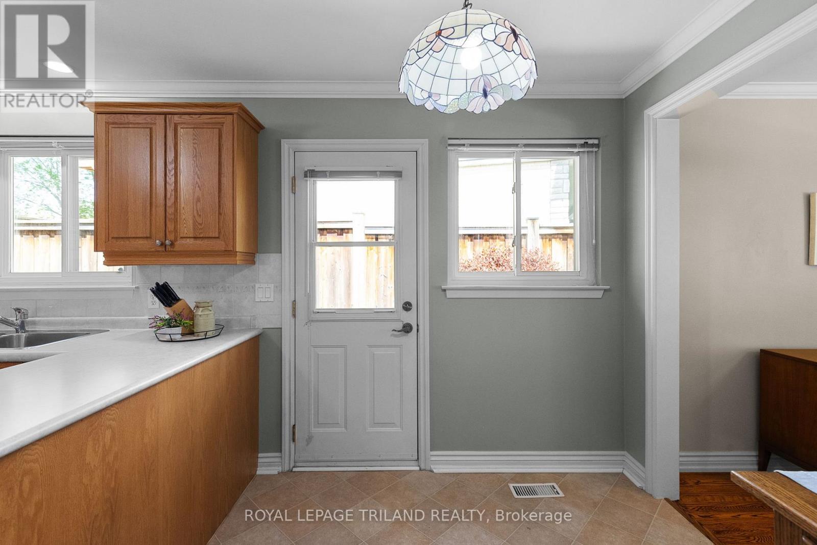 29 Ladore Drive, Brampton, Ontario  L6Y 1V4 - Photo 10 - W13158678