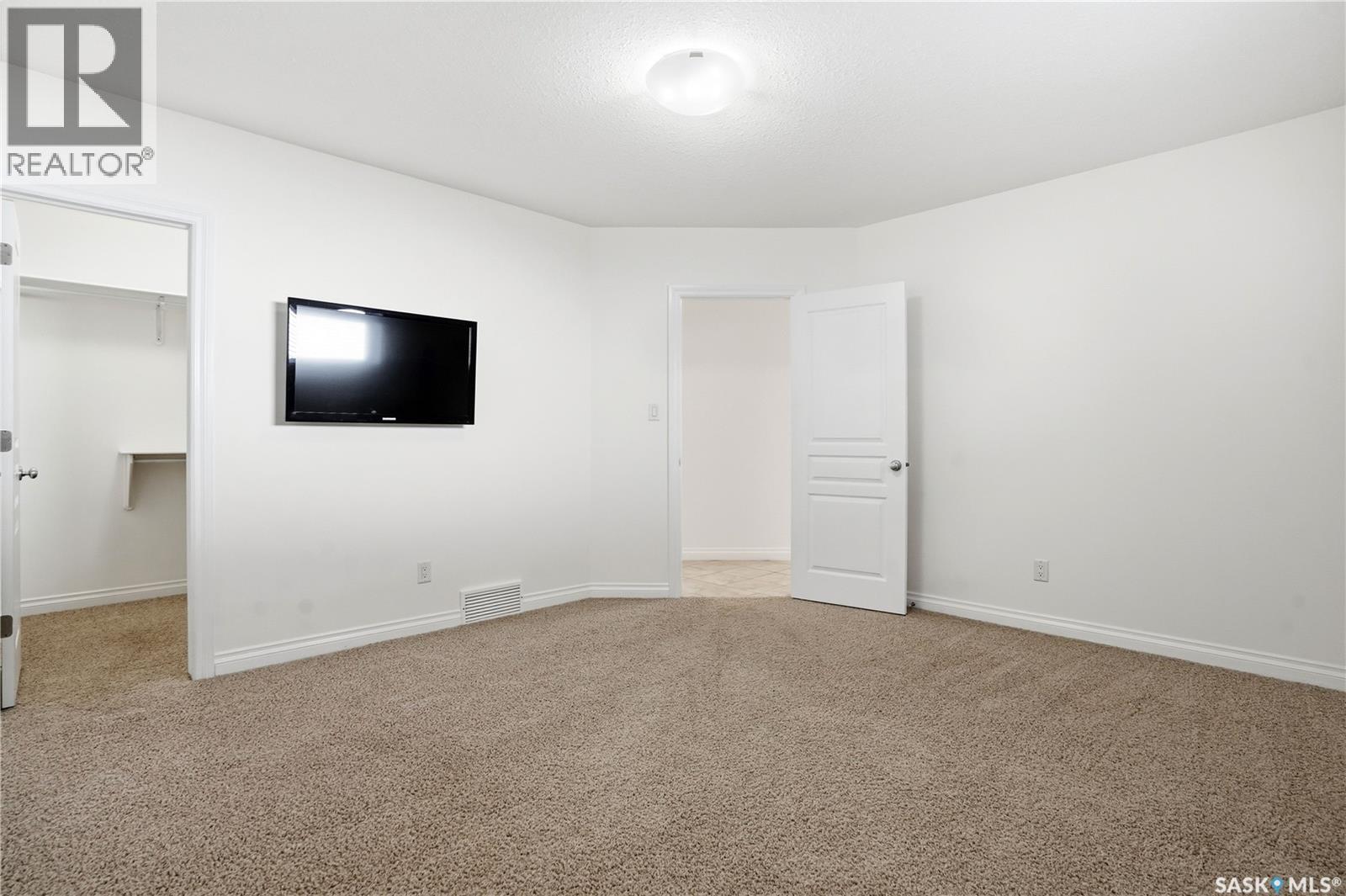 2431 Linner Bay, Regina, Saskatchewan S4V 1K3 - Photo 38 - SK036460