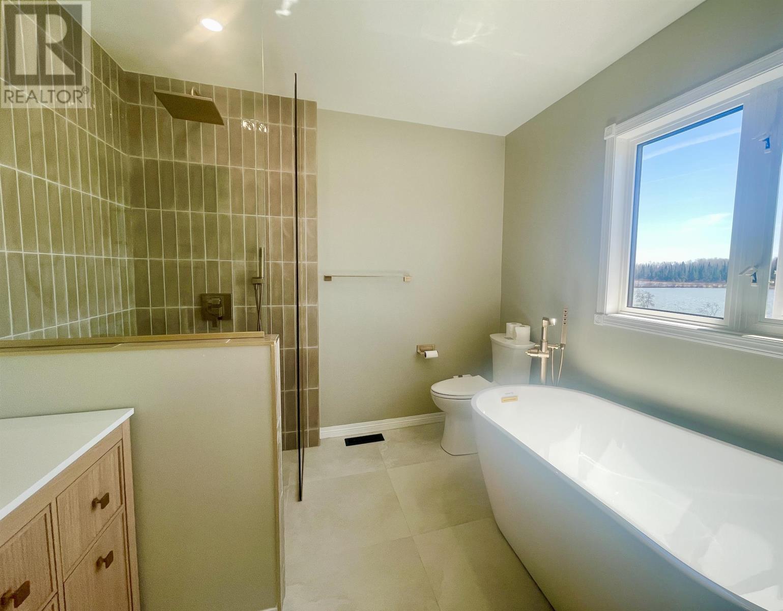 100 Edgewater Dr, Dryden, Ontario  P8N 3K2 - Photo 46 - TB2600425