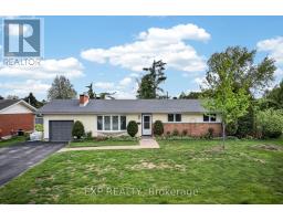 4 WOLMSLEY CRESCENT, Ottawa, Ontario