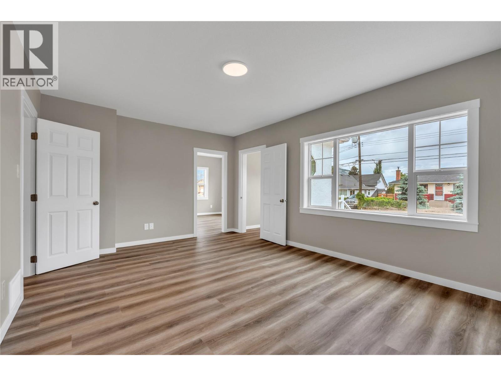 460 Penticton Avenue, Penticton, British Columbia V2A 2M6 - Photo 3 - 10386389