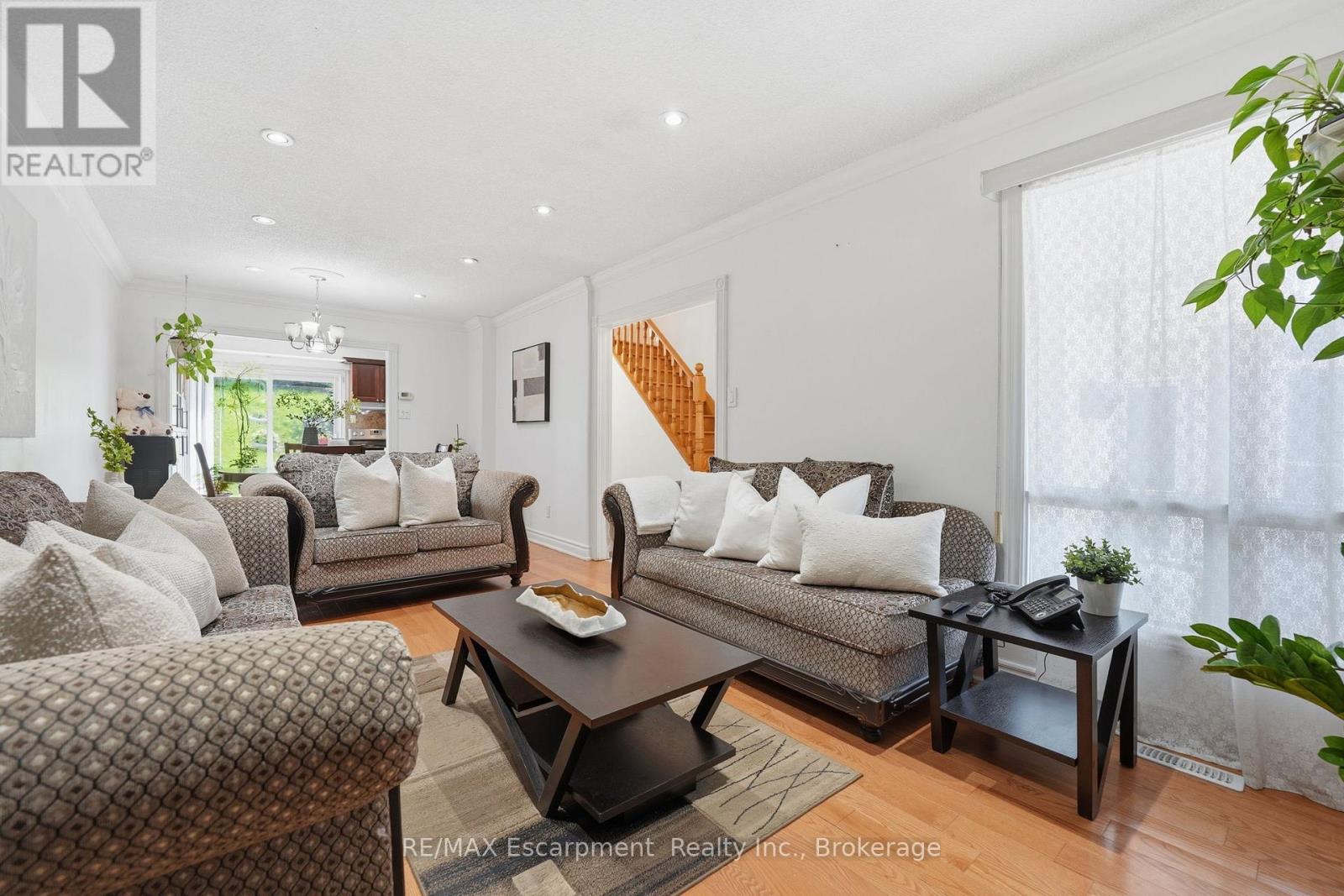 39 Riviera Drive, Vaughan, Ontario  L4K 2H9 - Photo 2 - N13158718