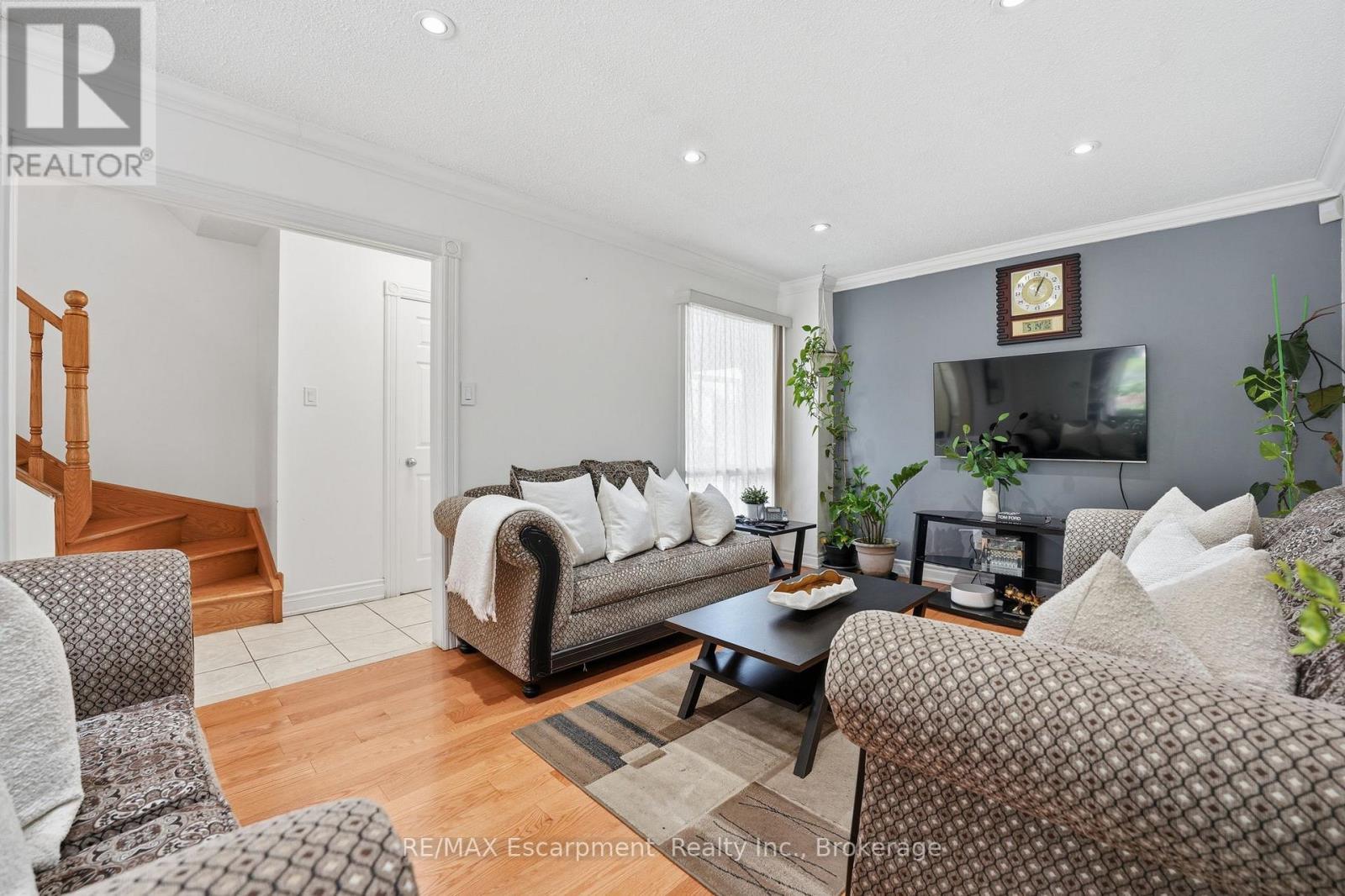 39 Riviera Drive, Vaughan, Ontario  L4K 2H9 - Photo 3 - N13158718