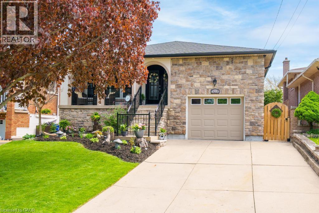 323 QUEEN VICTORIA Drive, Hamilton, Ontario