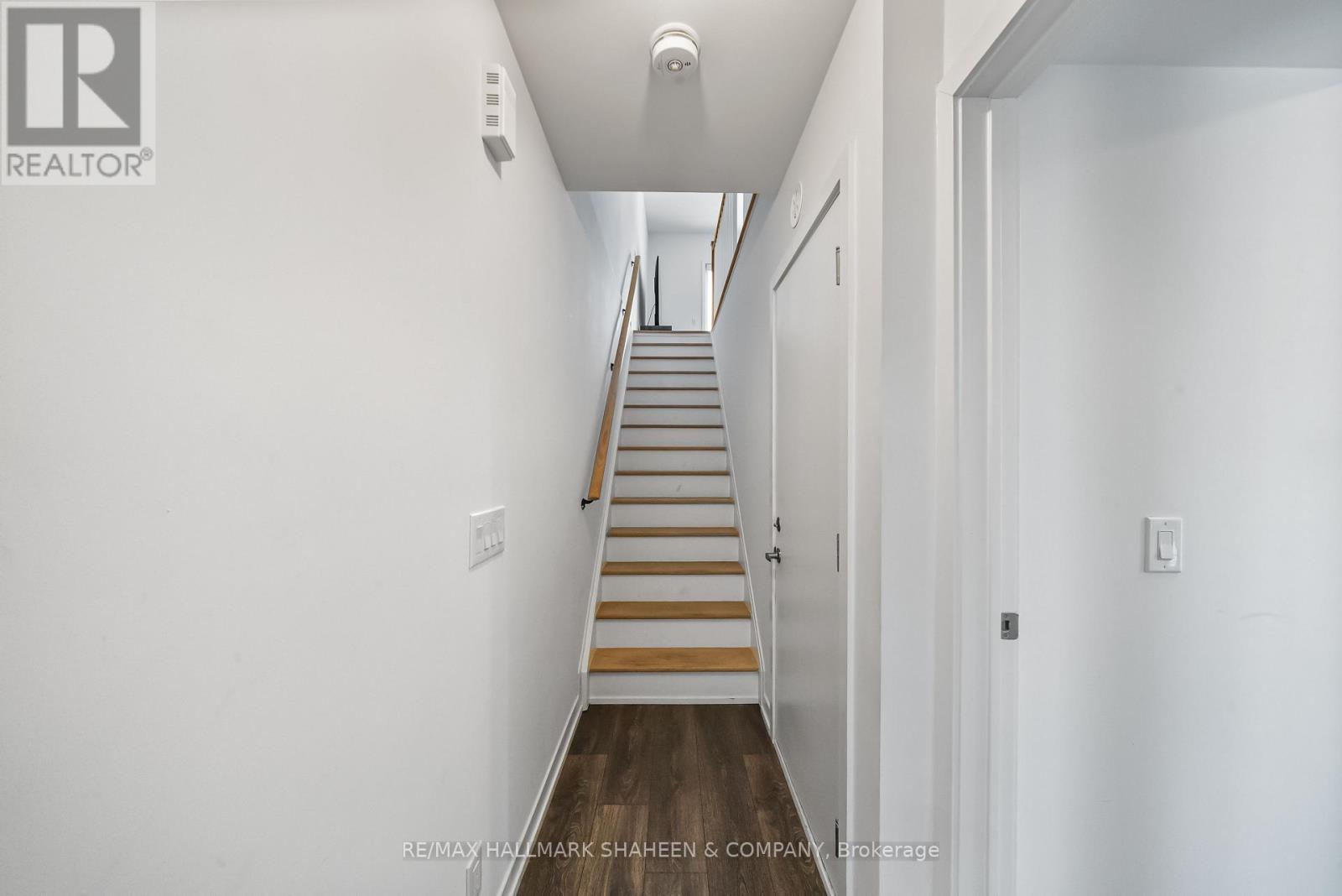 84b Tisdale Avenue, Toronto, Ontario  M4A 0A9 - Photo 8 - C13158656