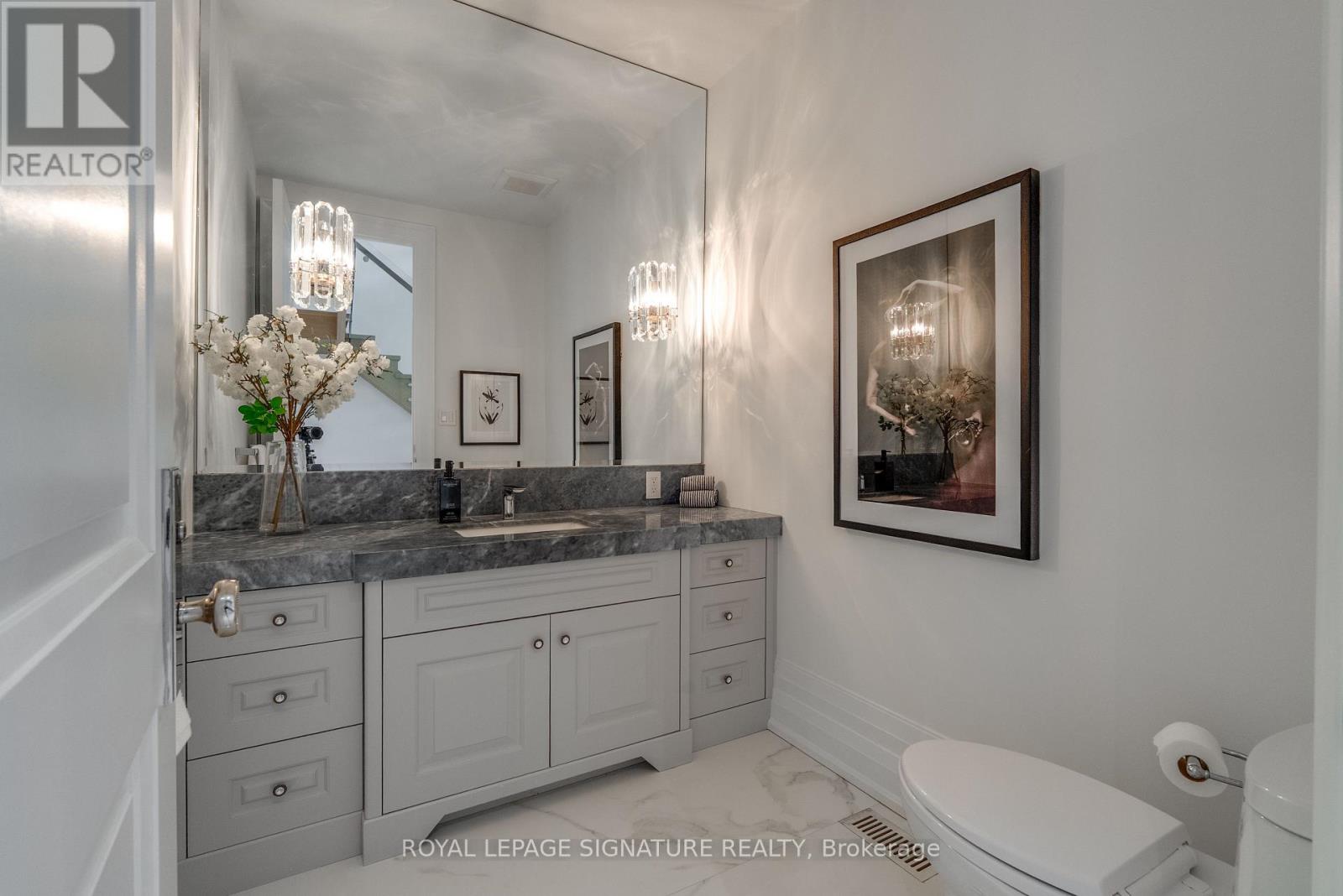 27 Teddington Park Avenue, Toronto, Ontario  M4N 2C4 - Photo 15 - C13158740