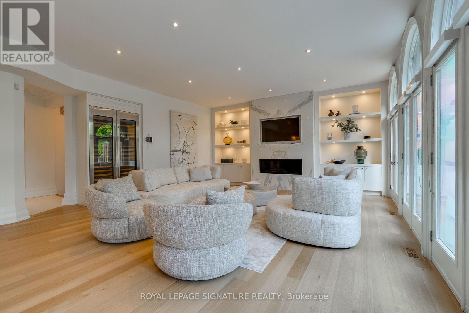 27 Teddington Park Avenue, Toronto, Ontario  M4N 2C4 - Photo 3 - C13158740