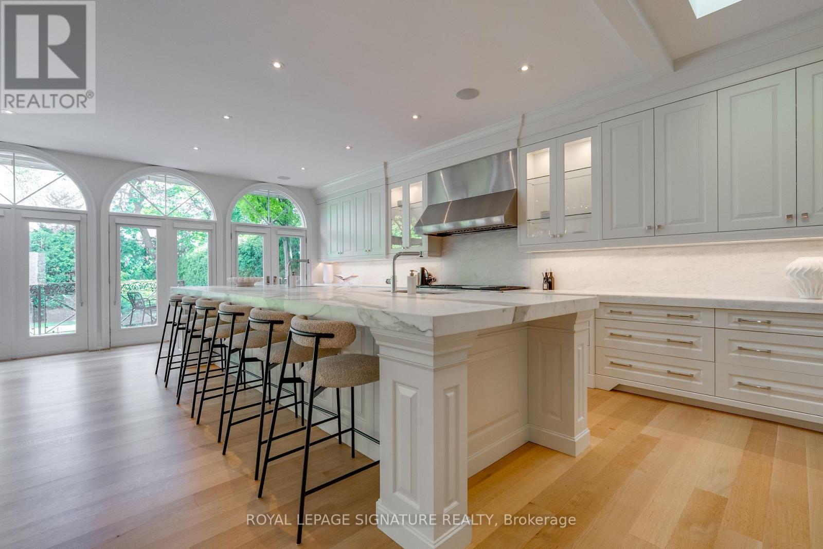 27 Teddington Park Avenue, Toronto, Ontario  M4N 2C4 - Photo 5 - C13158740