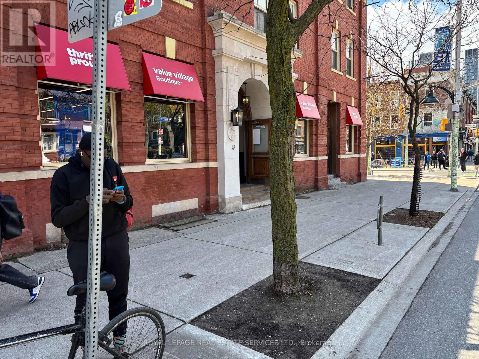 475 Bloor Street W, Toronto, Ontario M5S 1X9 - Photo 3 - C13158786