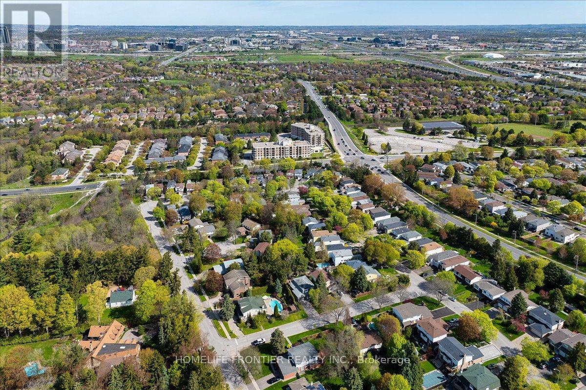 77 German Mills Road, Markham, Ontario  L3T 4H8 - Photo 5 - N13158634