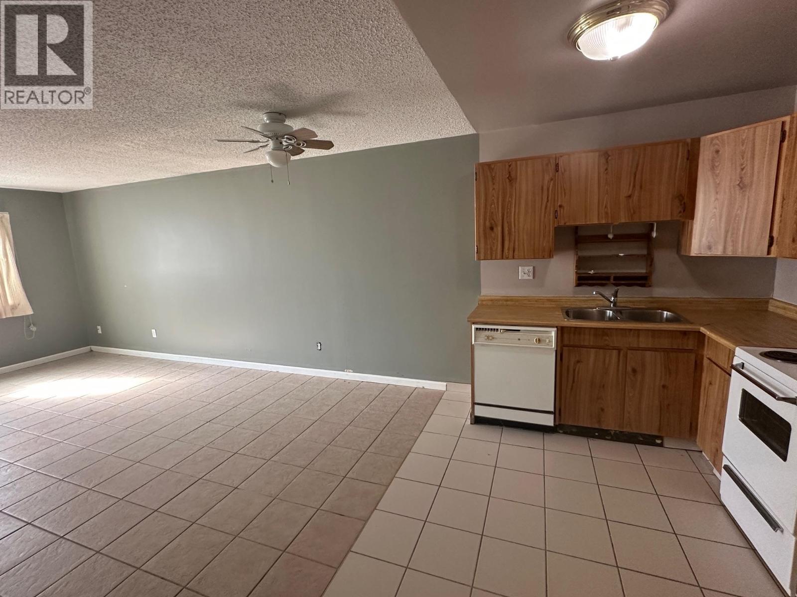 104 1122 King Albert Avenue, Coquitlam, British Columbia  V3J 1X7 - Photo 1 - R3072585