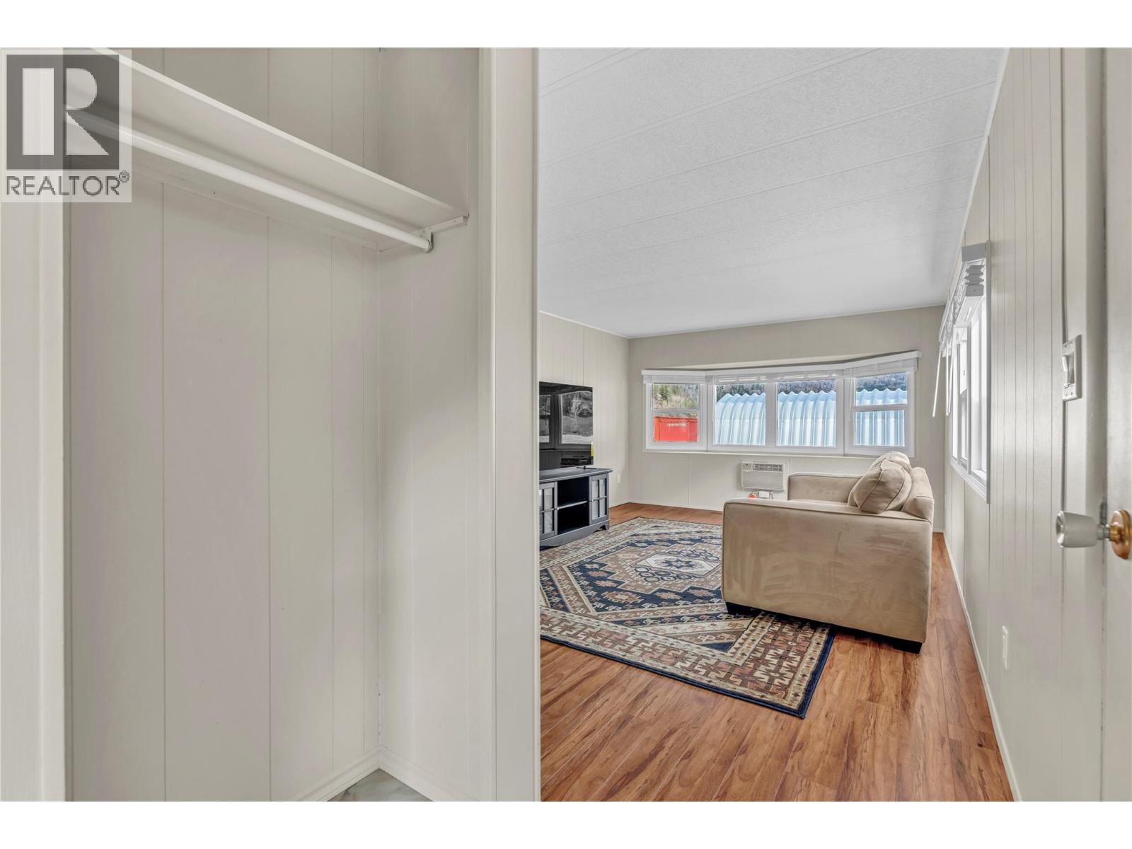 2657 1st Street, Olalla, British Columbia  V0X 1N6 - Photo 6 - 10379799