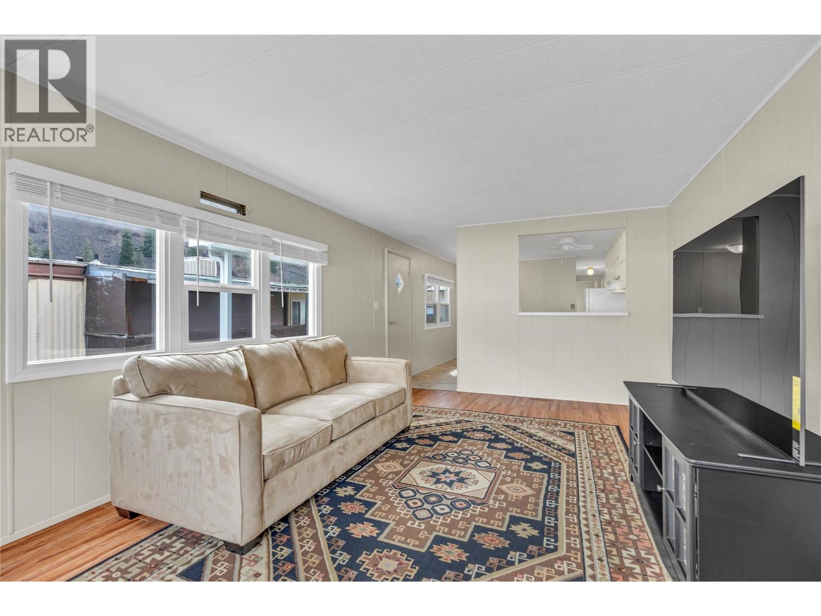 2657 1st Street, Olalla, British Columbia  V0X 1N6 - Photo 5 - 10379799