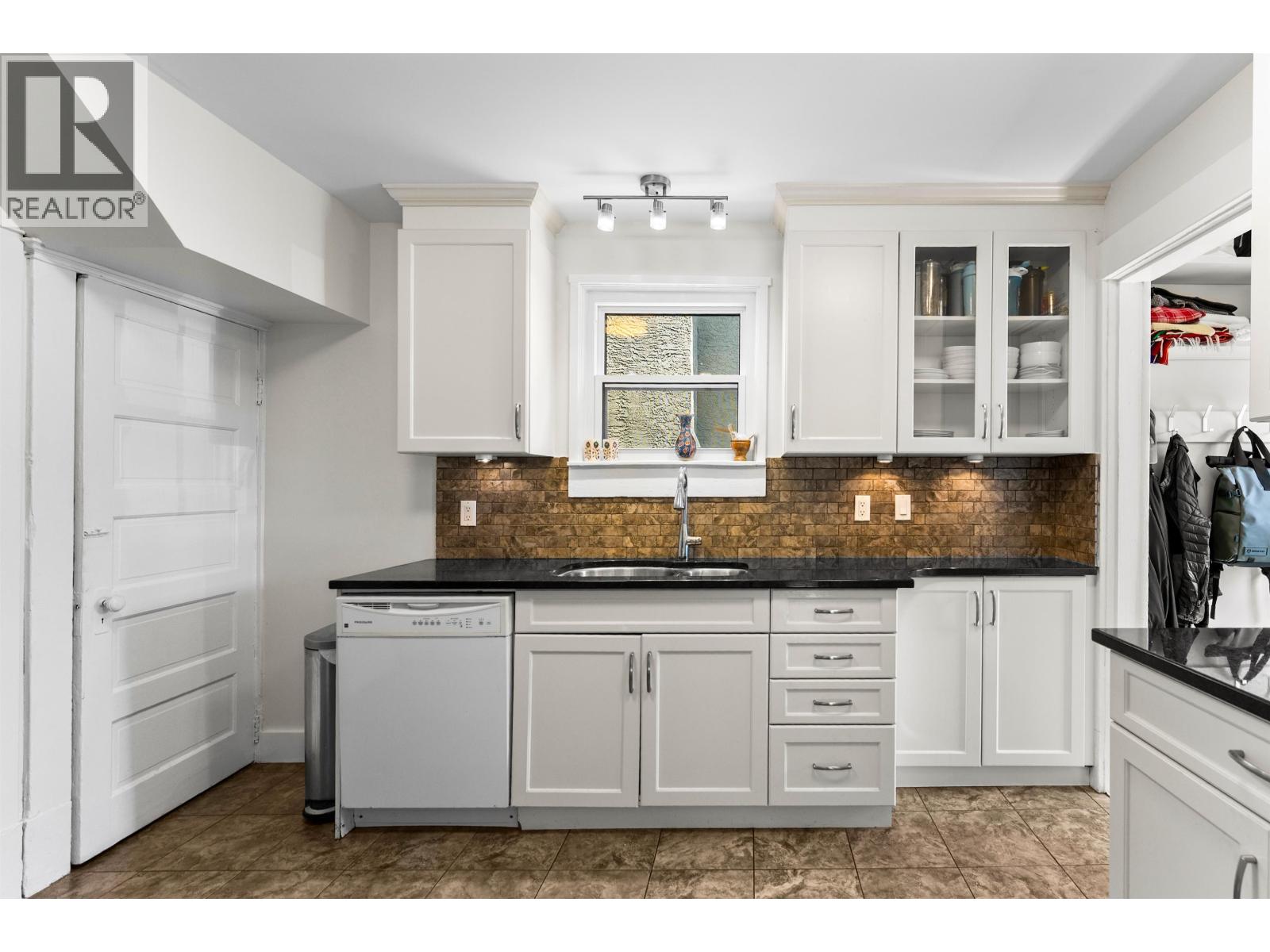 178 E King Edward Avenue, Vancouver, British Columbia  V5V 2C1 - Photo 9 - R3126123