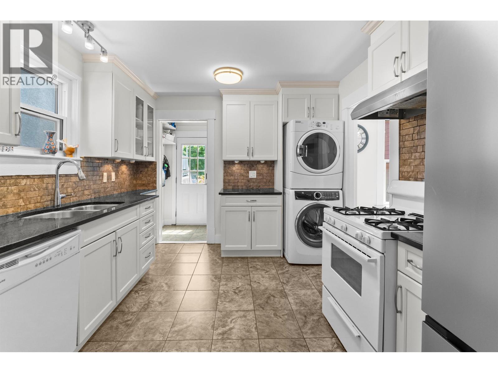 178 E King Edward Avenue, Vancouver, British Columbia  V5V 2C1 - Photo 8 - R3126123