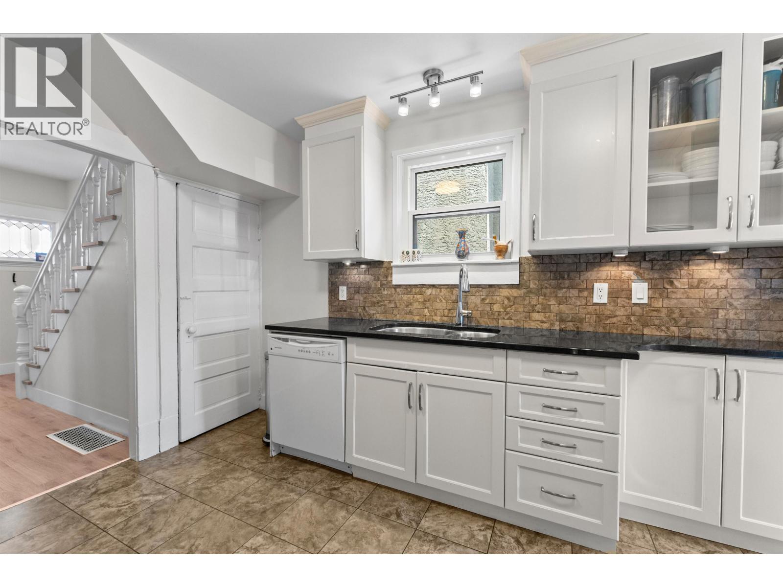 178 E King Edward Avenue, Vancouver, British Columbia  V5V 2C1 - Photo 10 - R3126123