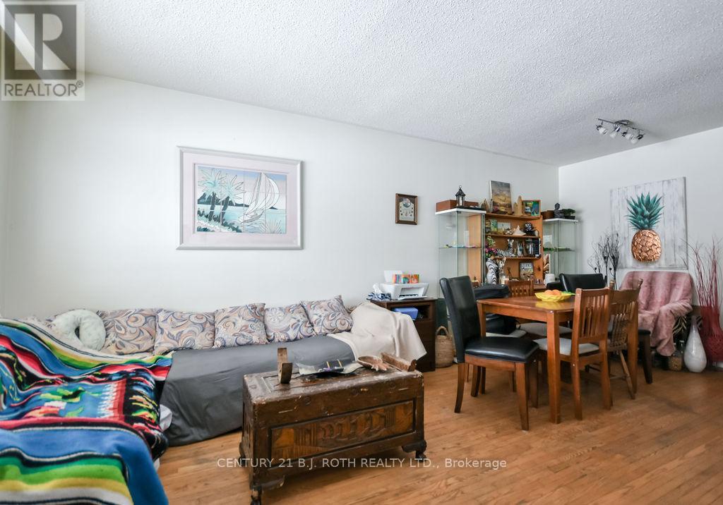 17 Burbank Place, Barrie, Ontario  L4M 2S8 - Photo 2 - S12888472