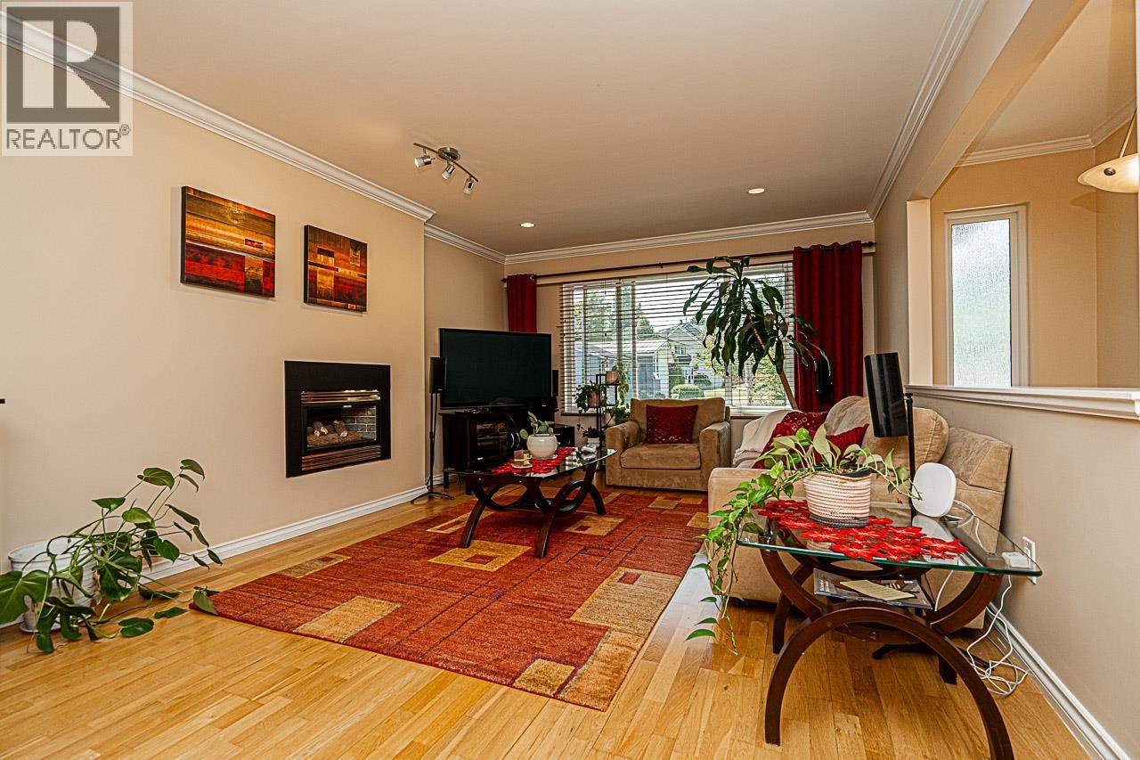 3949 Gilpin Street, Burnaby, British Columbia  V5G 2H2 - Photo 5 - R3126521