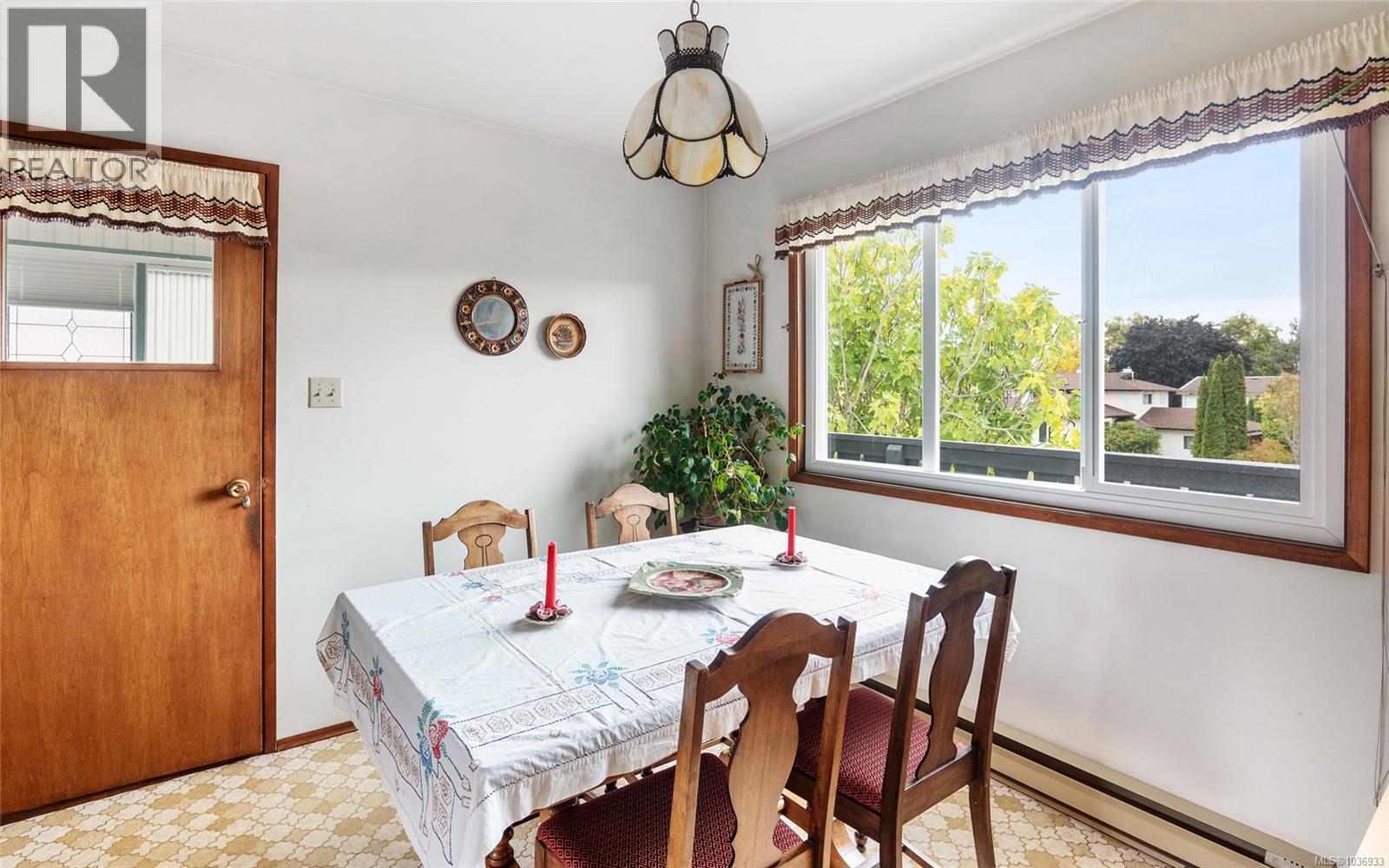 4098 Orion Pl, Saanich, British Columbia  V8N 5K8 - Photo 13 - 1036933