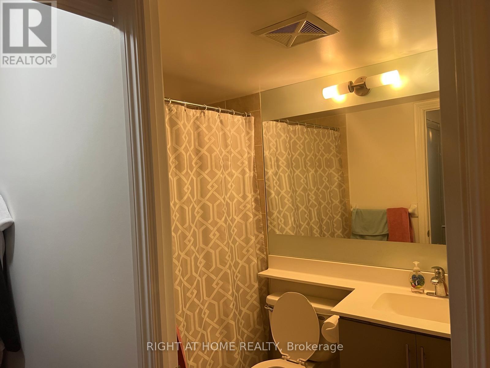 2114 - 310 Burnhamthorpe Road W, Mississauga, Ontario  L5B 3Y5 - Photo 11 - W13158628