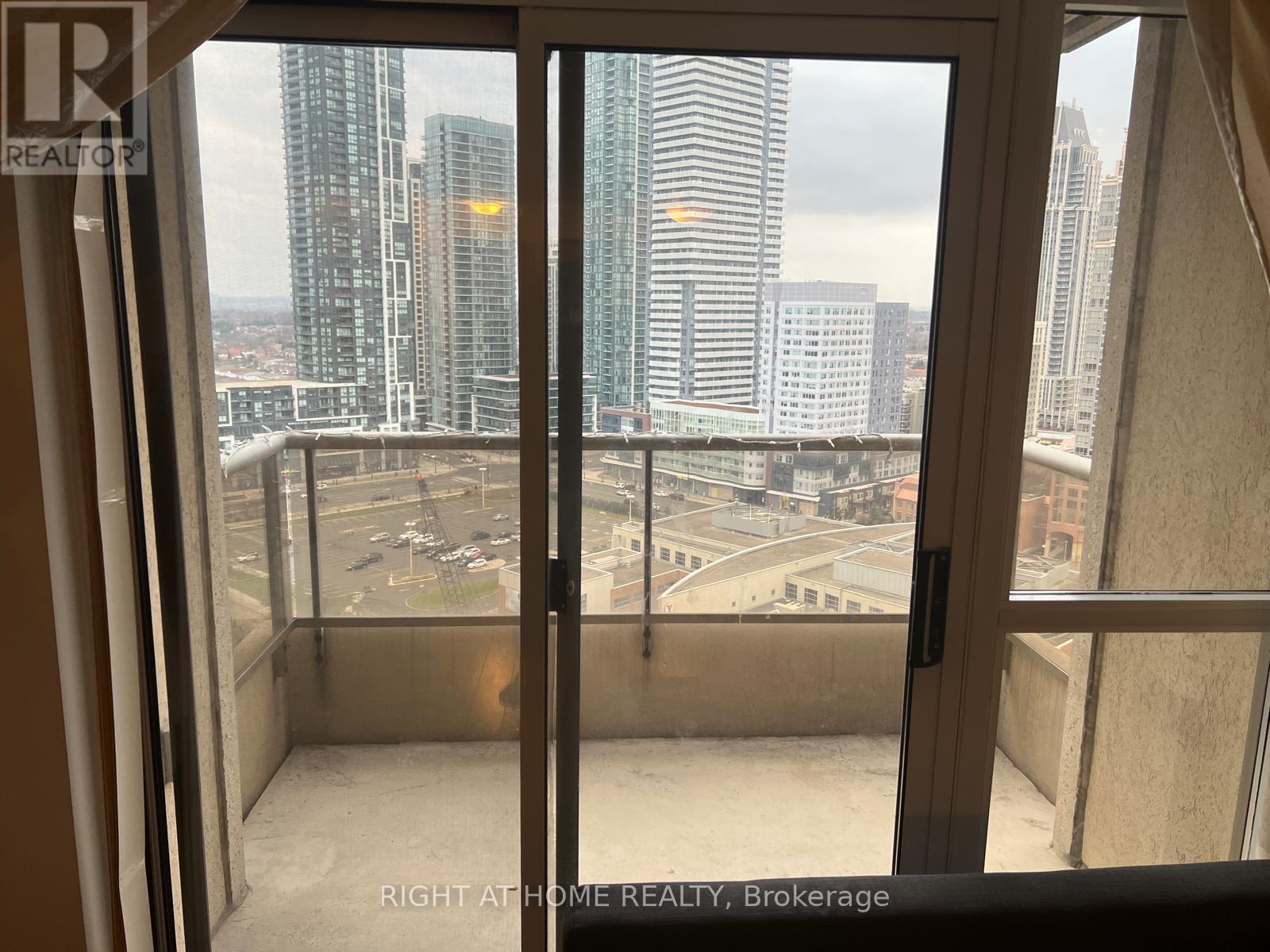 2114 - 310 Burnhamthorpe Road W, Mississauga, Ontario  L5B 3Y5 - Photo 13 - W13158628