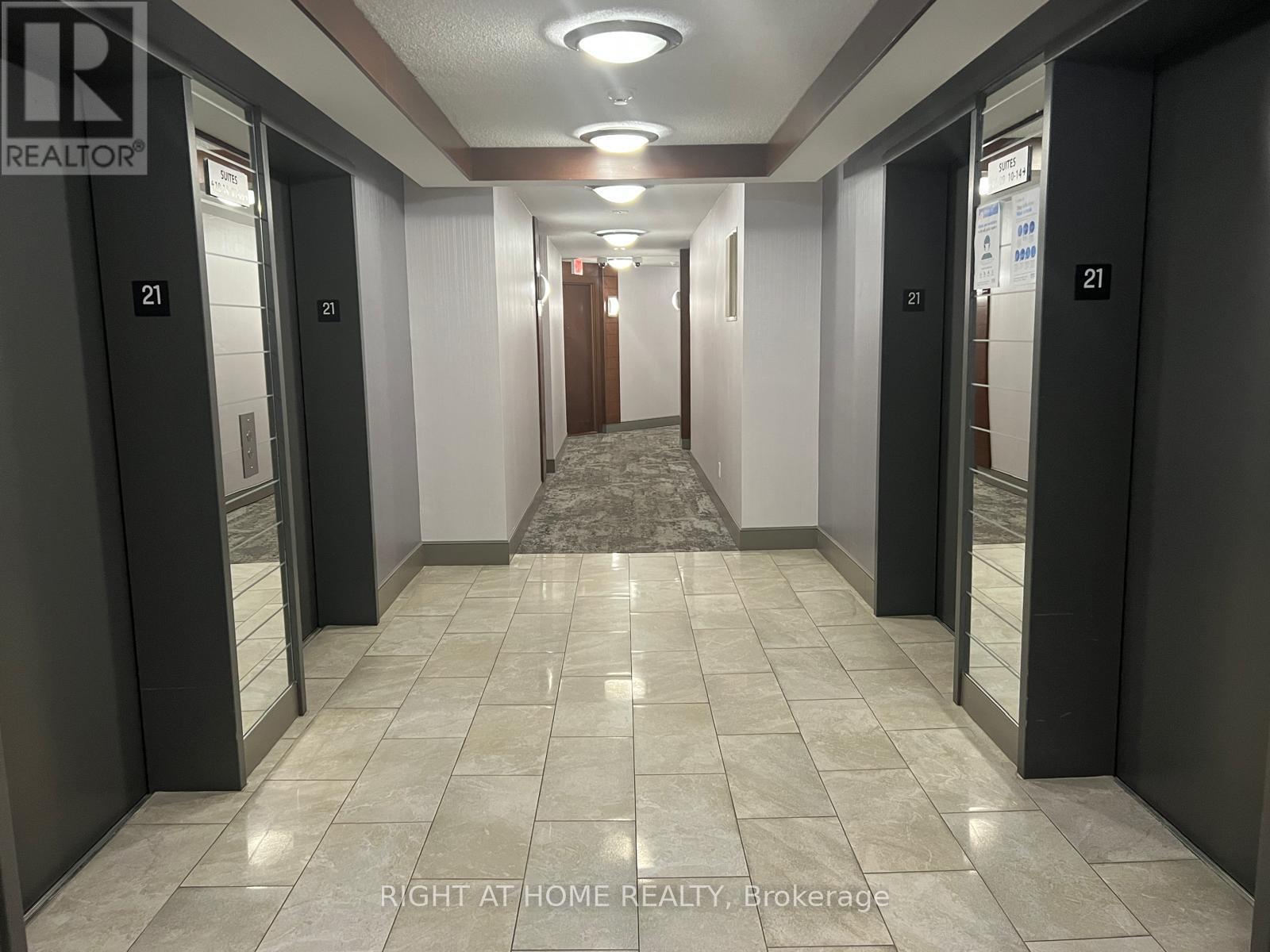 2114 - 310 Burnhamthorpe Road W, Mississauga, Ontario  L5B 3Y5 - Photo 2 - W13158628