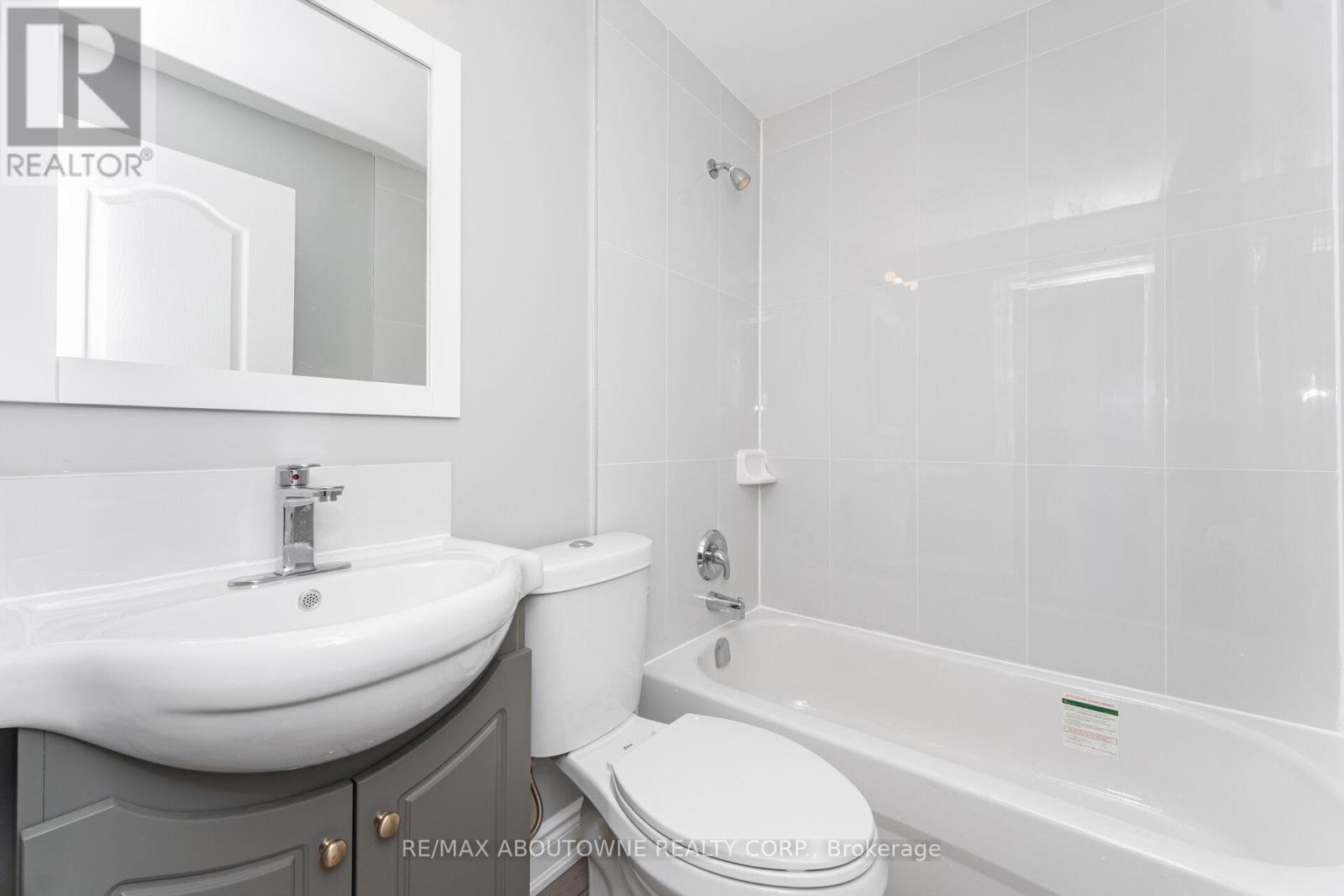 3 - 486 Holtby Avenue, Burlington, Ontario  L7R 2R3 - Photo 14 - W13158632