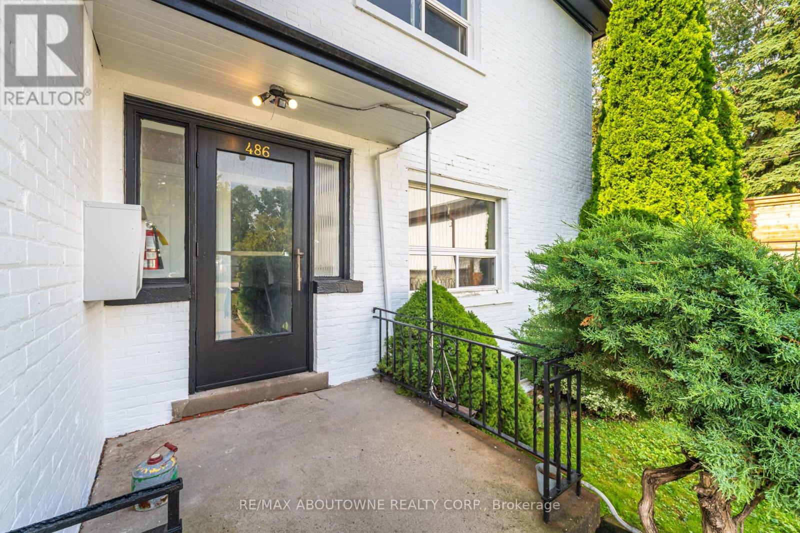 3 - 486 Holtby Avenue, Burlington, Ontario  L7R 2R3 - Photo 2 - W13158632