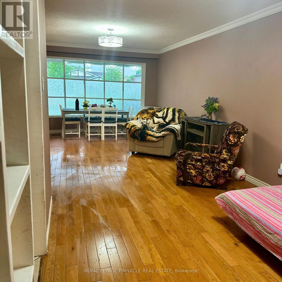 3427 Martins Pine Crescent, Mississauga, Ontario  L5L 1G3 - Photo 4 - W13158652