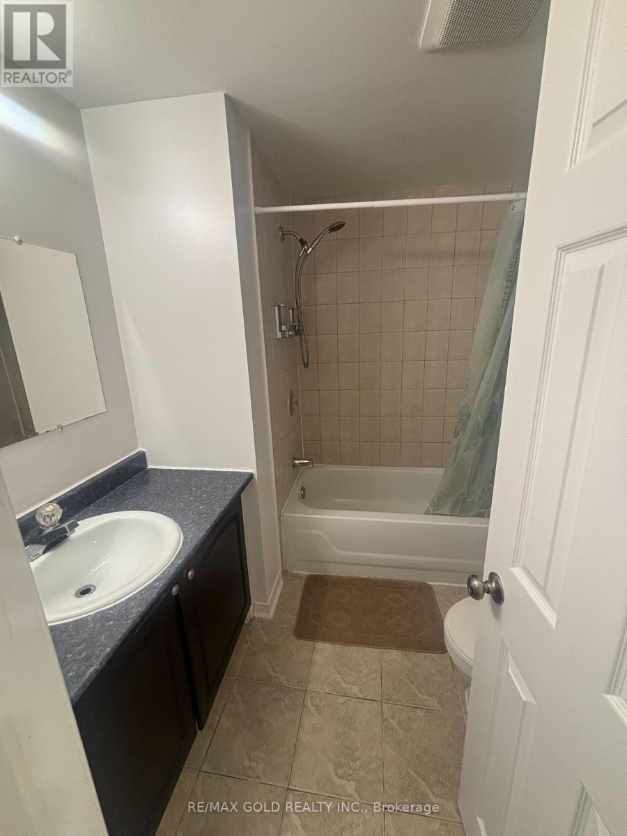 11 Eagleridge Drive, Brampton, Ontario L6R 1G6 - Photo 7 - W13158730