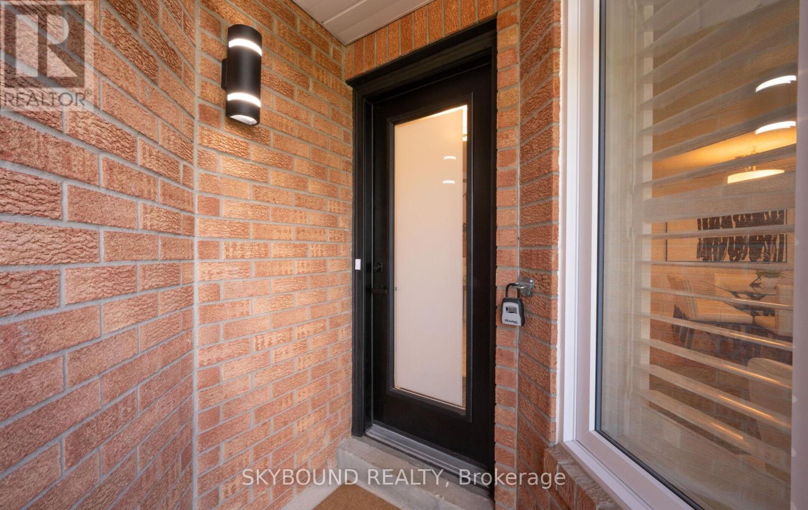 21 Pinellas Drive, Brampton, Ontario  L6Z 3C1 - Photo 4 - W13158764