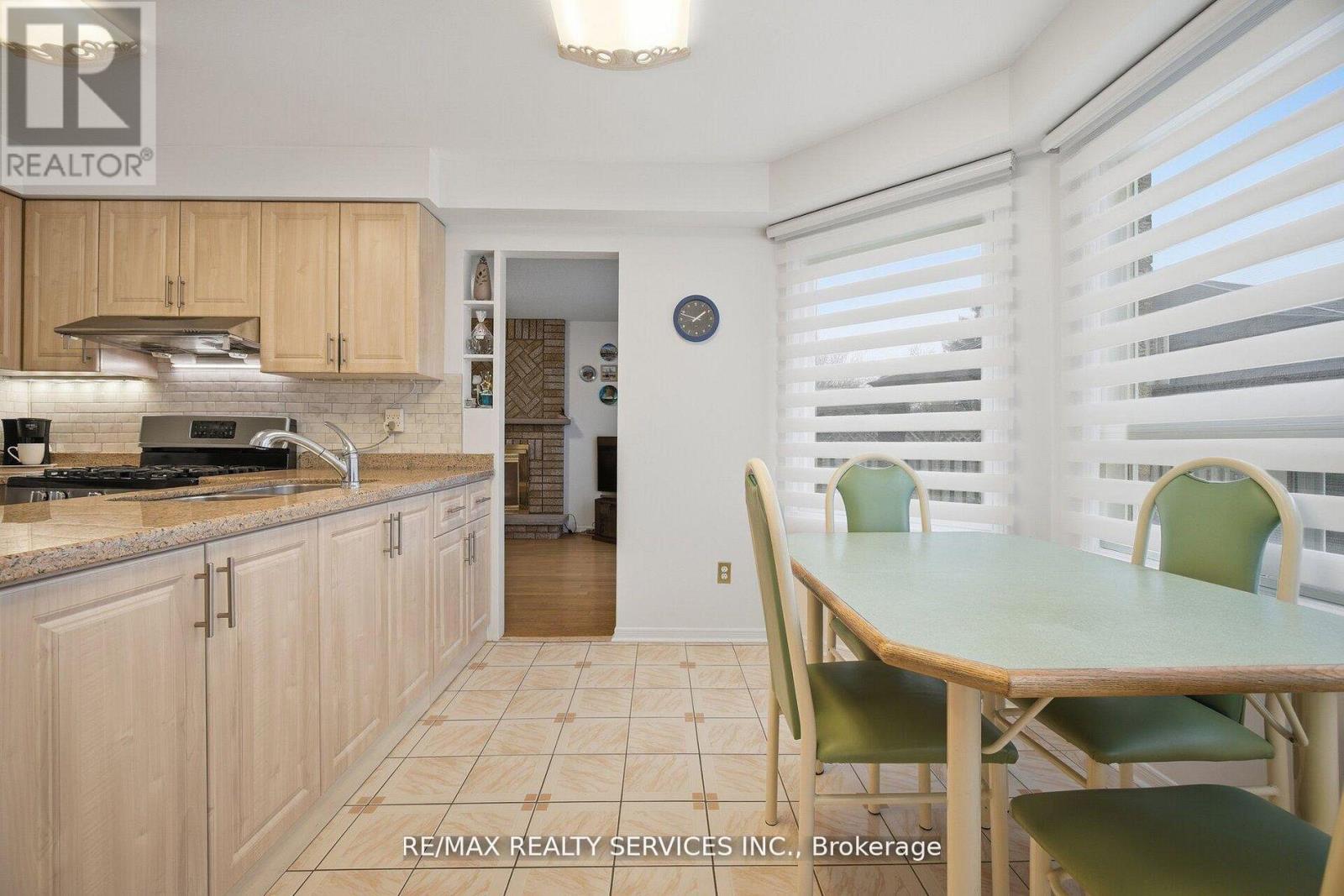 62 Fernbrook Crescent, Brampton, Ontario  L6Z 3N7 - Photo 15 - W13158772