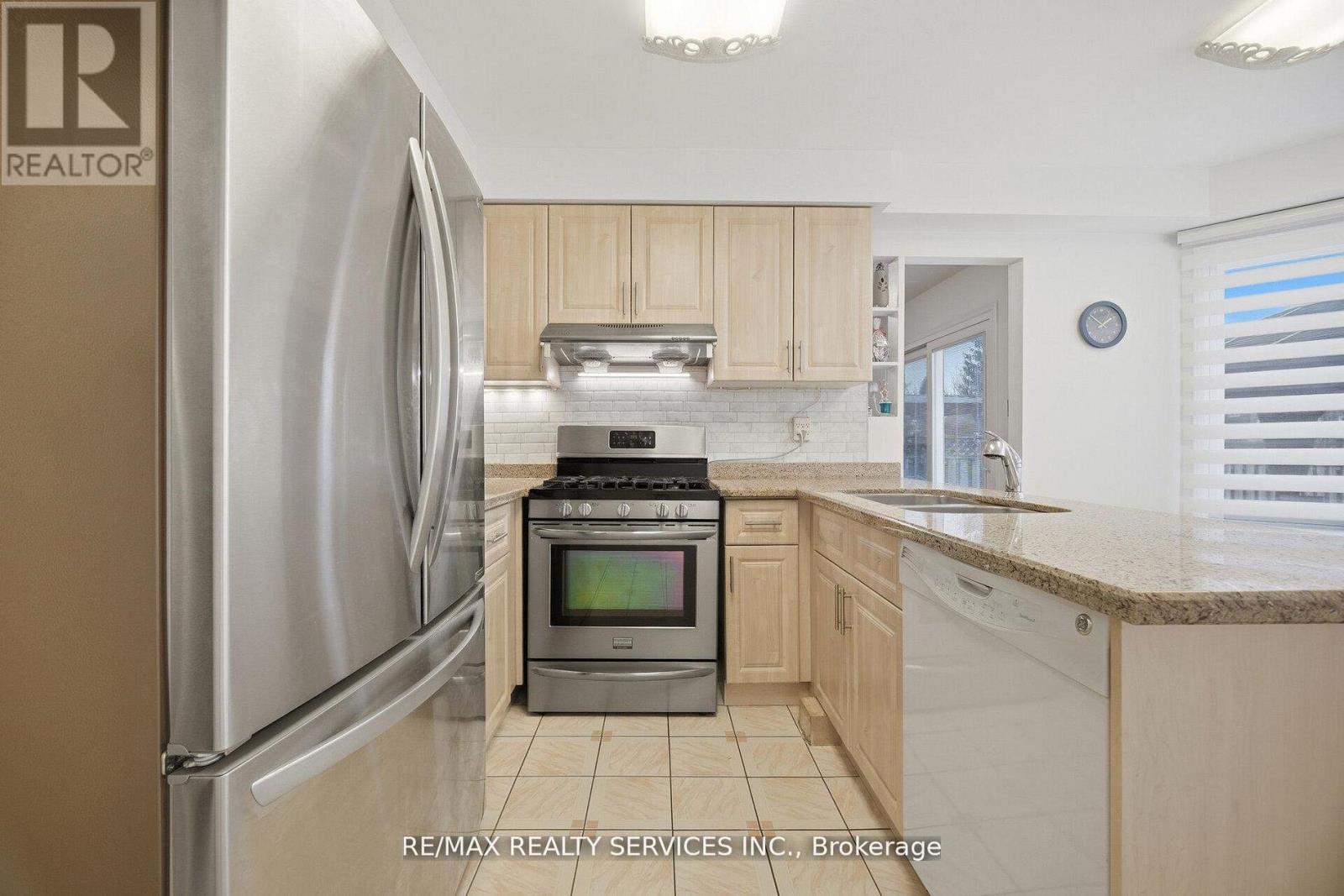 62 Fernbrook Crescent, Brampton, Ontario  L6Z 3N7 - Photo 17 - W13158772