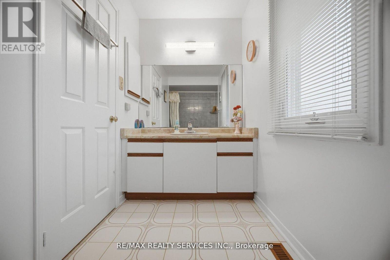 62 Fernbrook Crescent, Brampton, Ontario  L6Z 3N7 - Photo 33 - W13158772