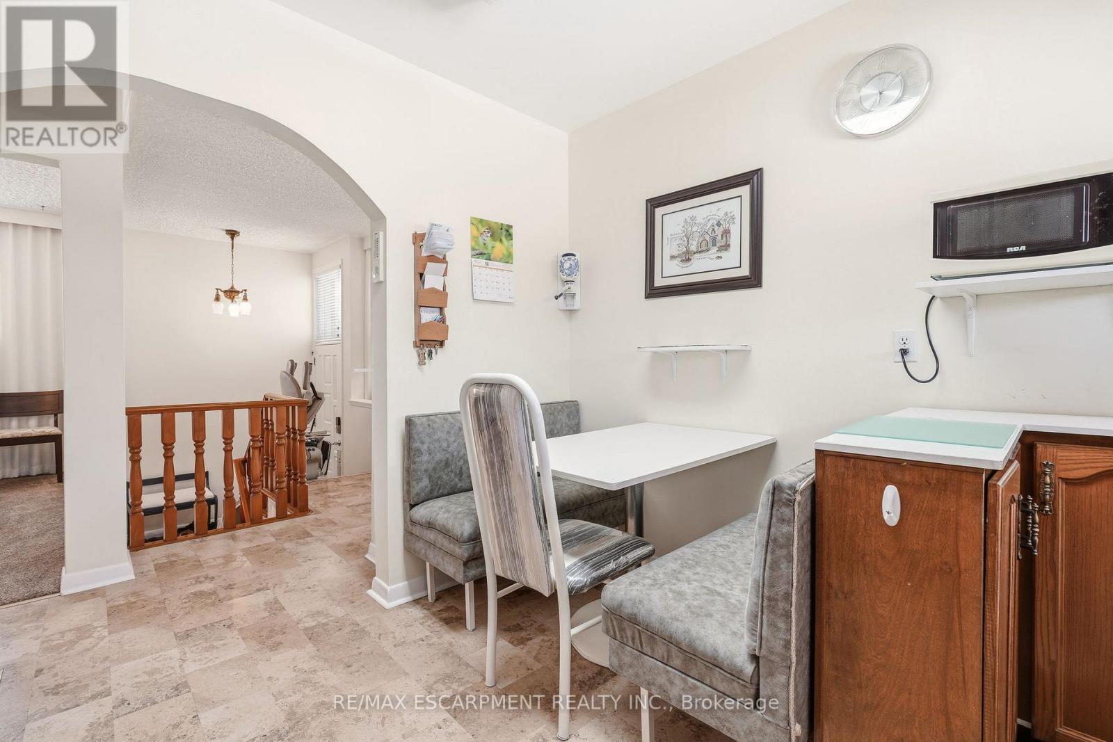 491 Warminster Drive, Oakville, Ontario  L6L 4N4 - Photo 10 - W13158794