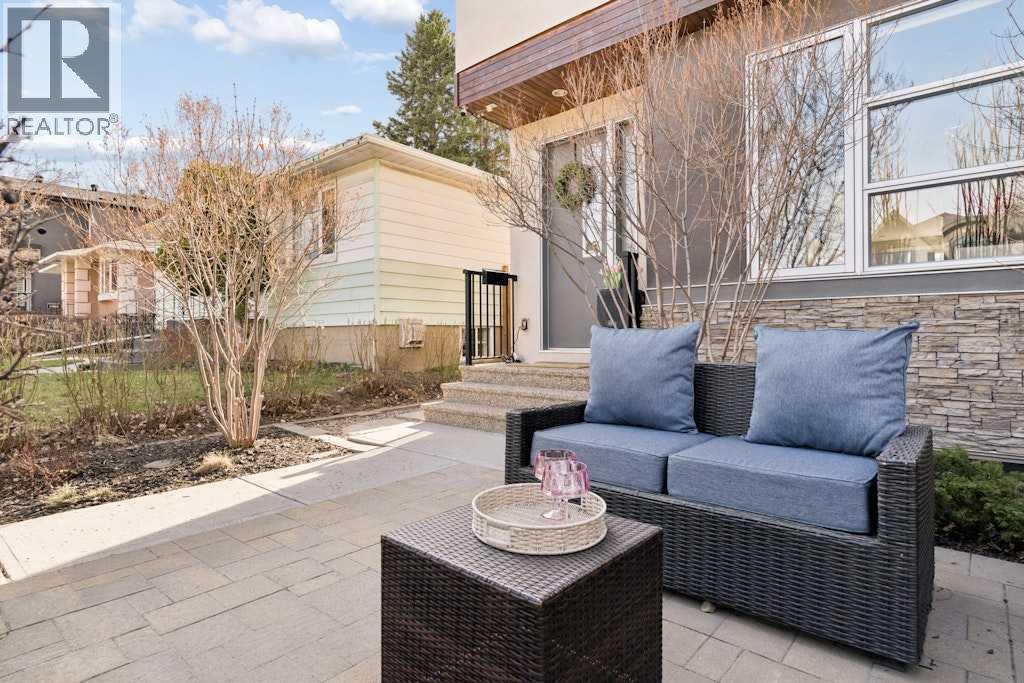 2825 35 Street SW, Calgary, Alberta  T3E 2Y4 - Photo 3 - A2305226