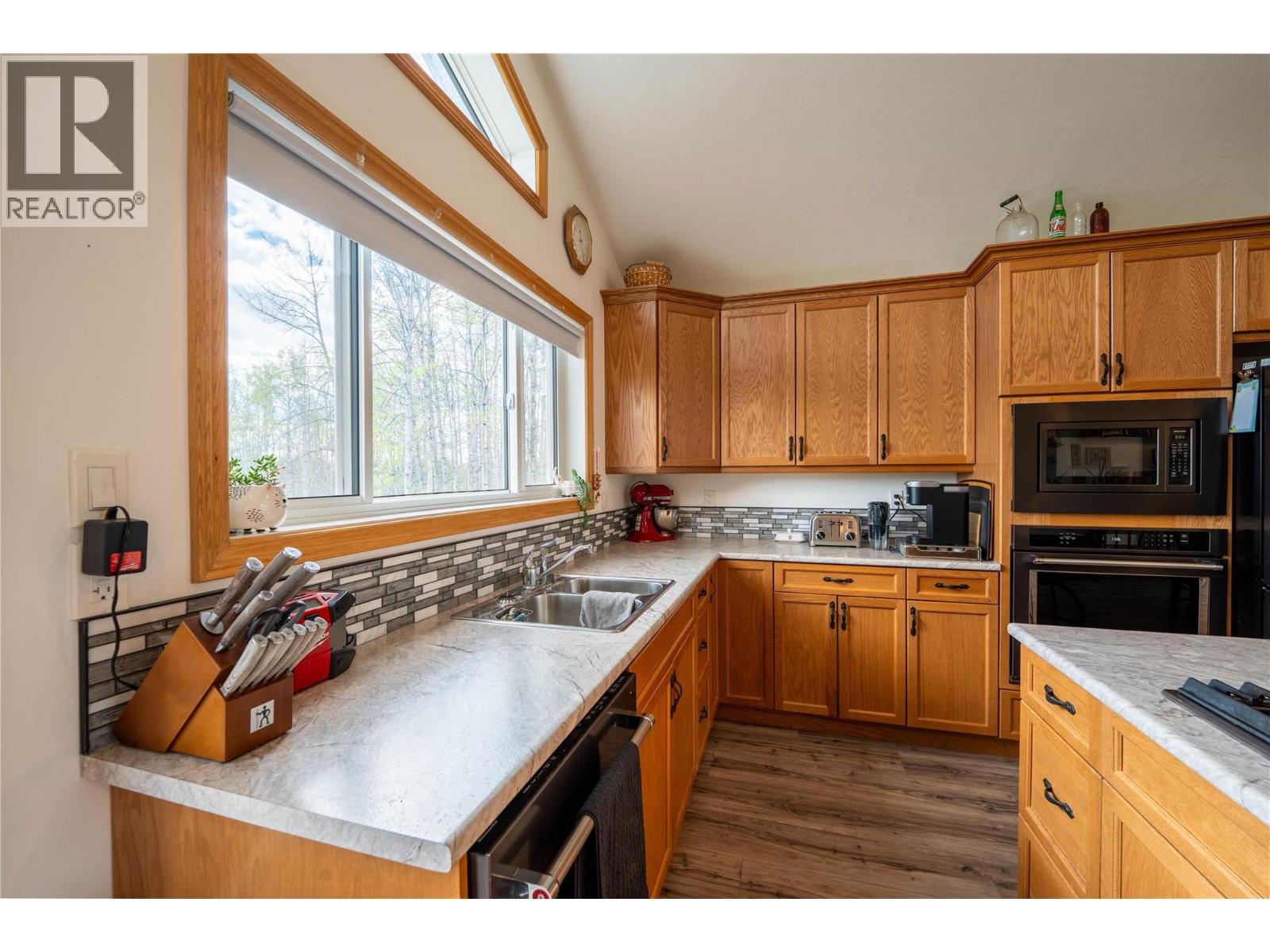 5266 West Arras Road, Dawson Creek, British Columbia  V0C 1B0 - Photo 7 - 10388345