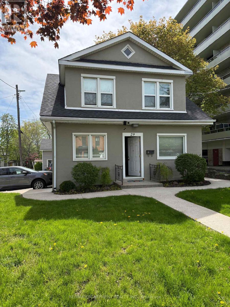 2 - 29 Mountain Avenue S, Hamilton, Ontario  L8G 2V7 - Photo 1 - X13158724