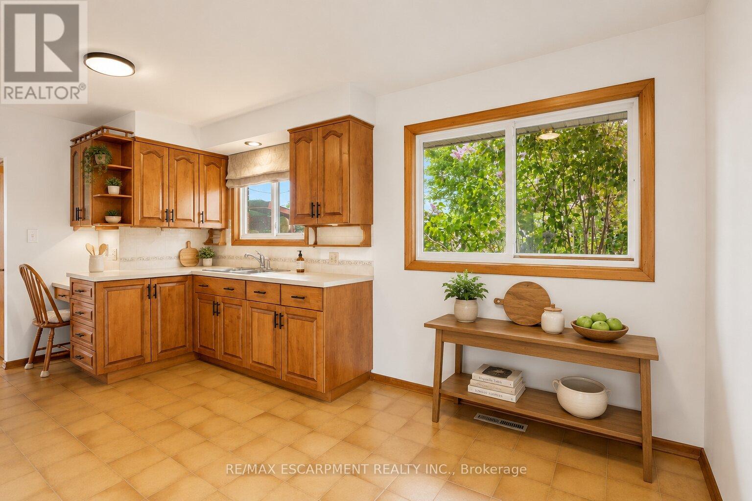 34 Beaconsfield Drive, Hamilton, Ontario  L8T 2W9 - Photo 10 - X13158792