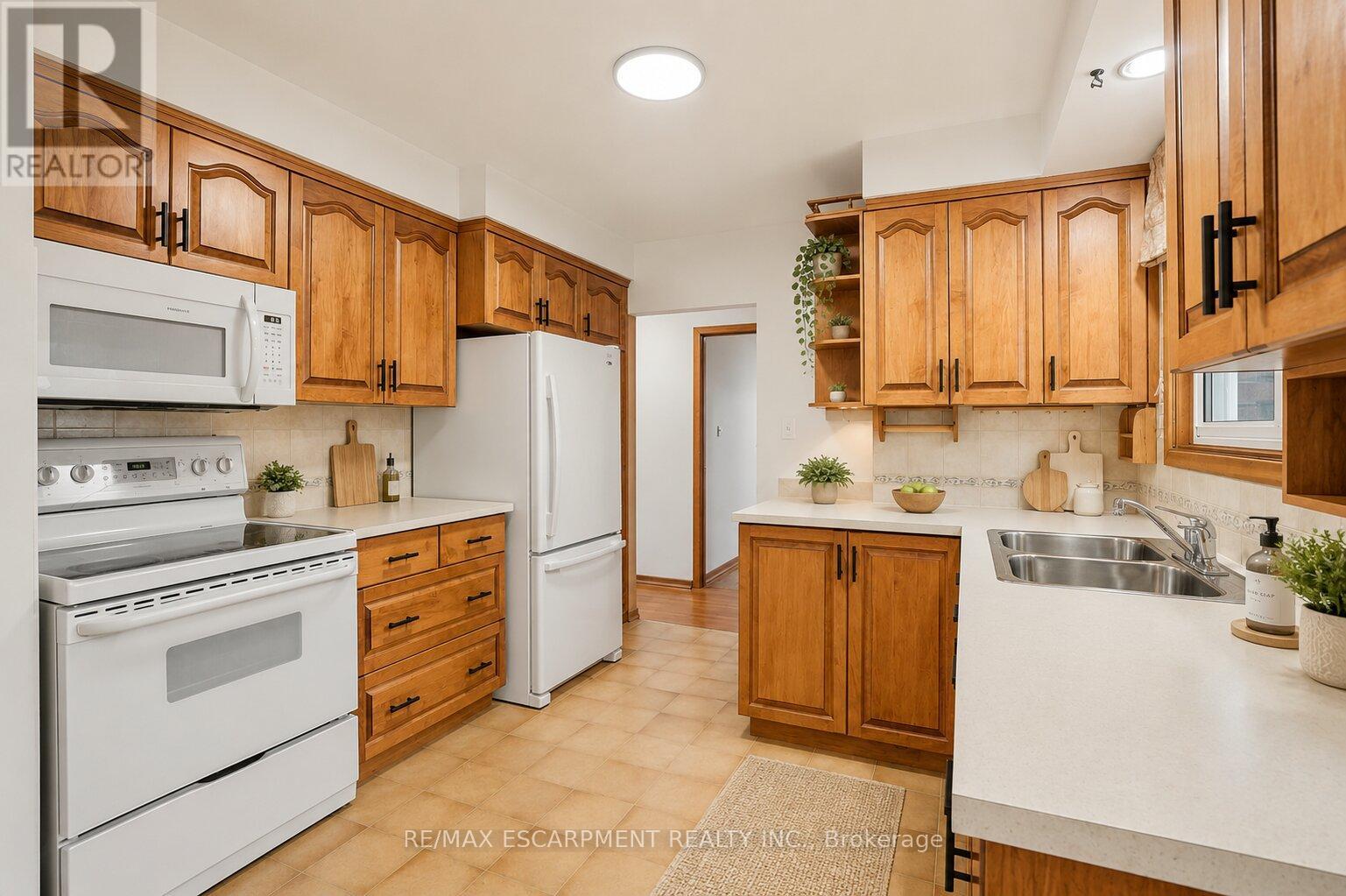34 Beaconsfield Drive, Hamilton, Ontario  L8T 2W9 - Photo 11 - X13158792