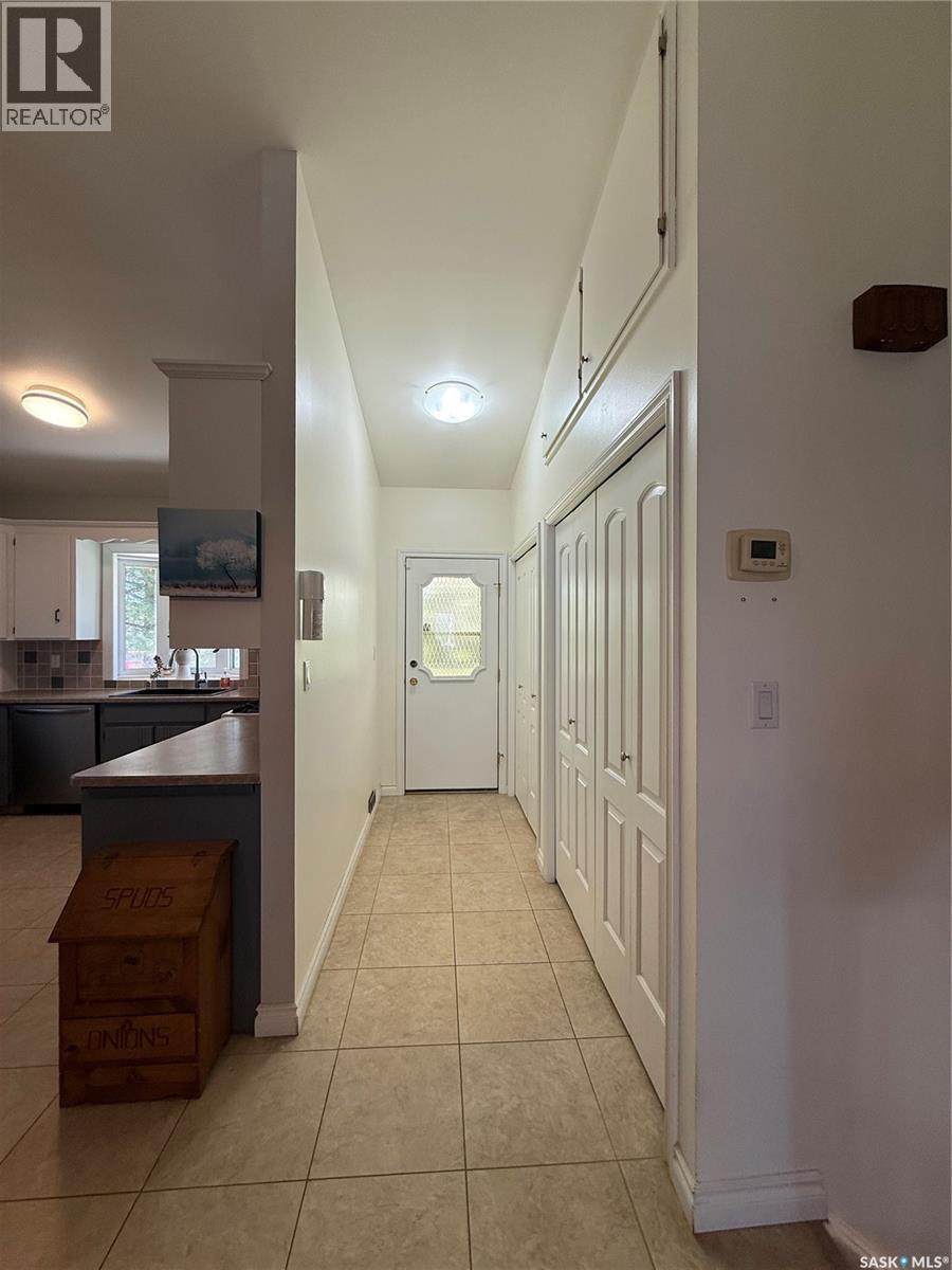 402 9th Avenue, Rosthern, Saskatchewan  S0K 3R0 - Photo 10 - SK036767