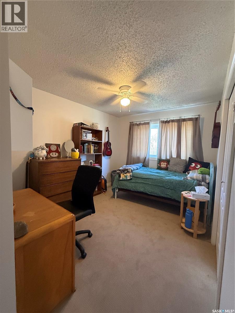 402 9th Avenue, Rosthern, Saskatchewan  S0K 3R0 - Photo 18 - SK036767