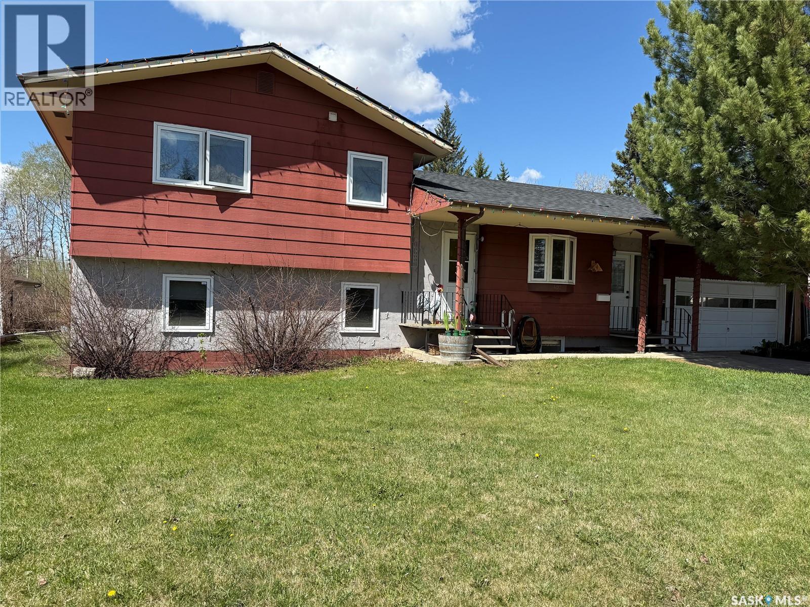 402 9th Avenue, Rosthern, Saskatchewan  S0K 3R0 - Photo 2 - SK036767