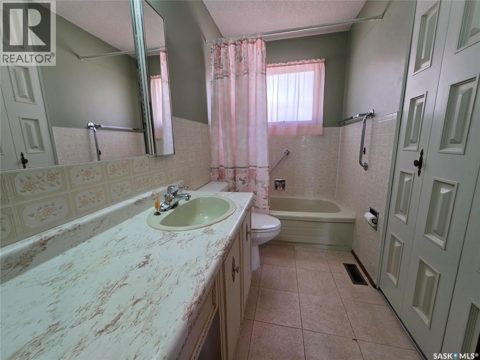 403 Annable Street, Herbert, Saskatchewan  S0H 2A0 - Photo 11 - SK036746