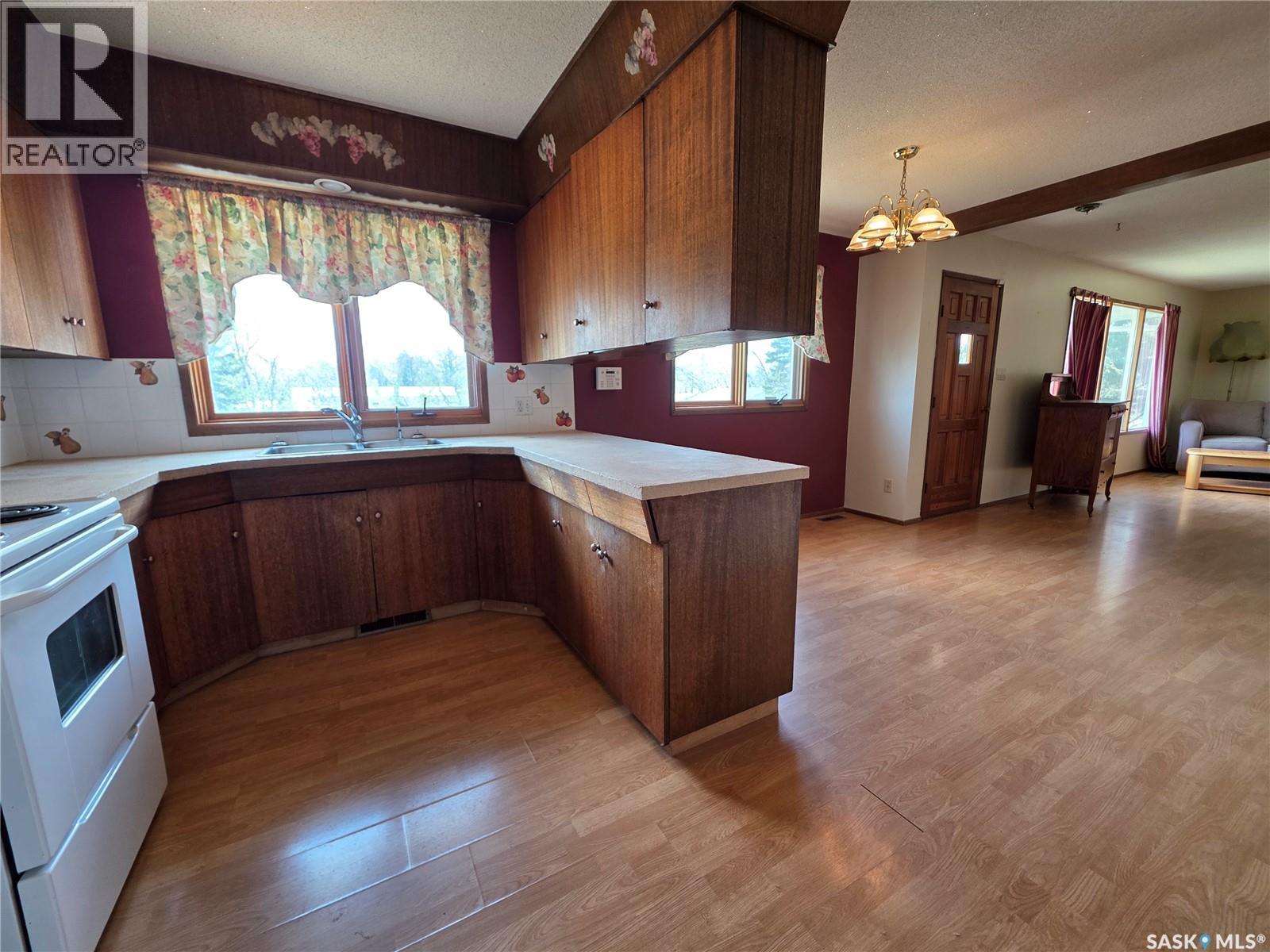 403 Annable Street, Herbert, Saskatchewan  S0H 2A0 - Photo 3 - SK036746