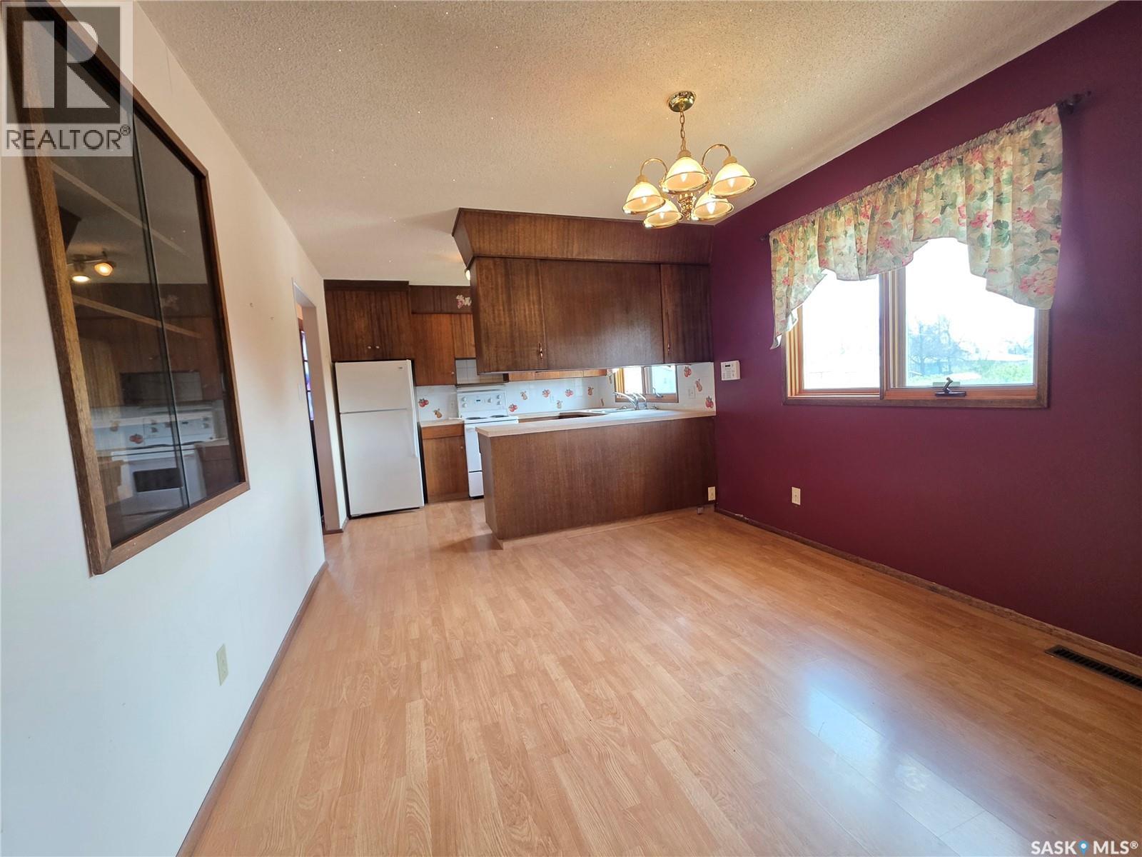 403 Annable Street, Herbert, Saskatchewan  S0H 2A0 - Photo 5 - SK036746