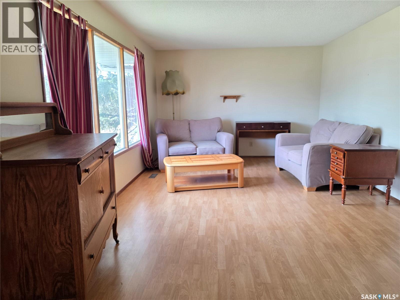 403 Annable Street, Herbert, Saskatchewan  S0H 2A0 - Photo 6 - SK036746