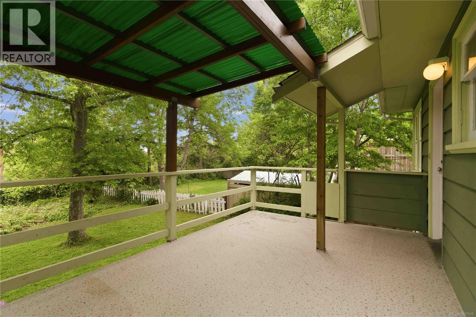 1541 Mcrae Ave, Saanich, British Columbia  V8P 1G4 - Photo 32 - 1037515