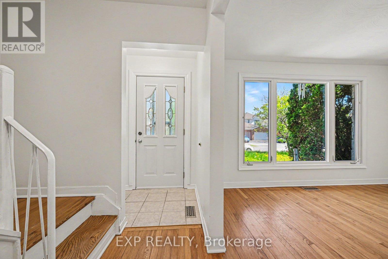 1214 Clyde Avenue, Ottawa, Ontario  K2C 1Y4 - Photo 3 - X13158822